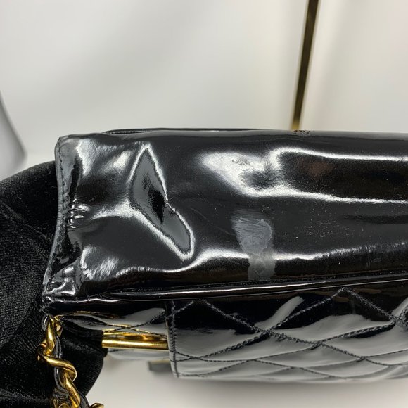 Authentic CHANEL Matelasse Black Patent Leather - Picture 5 of 12
